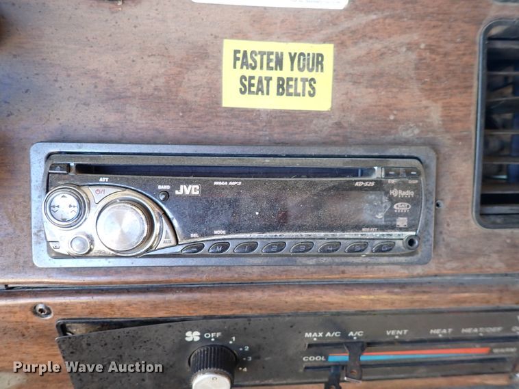 image for item DN2178 1989 Freightliner FLD120  tow truck