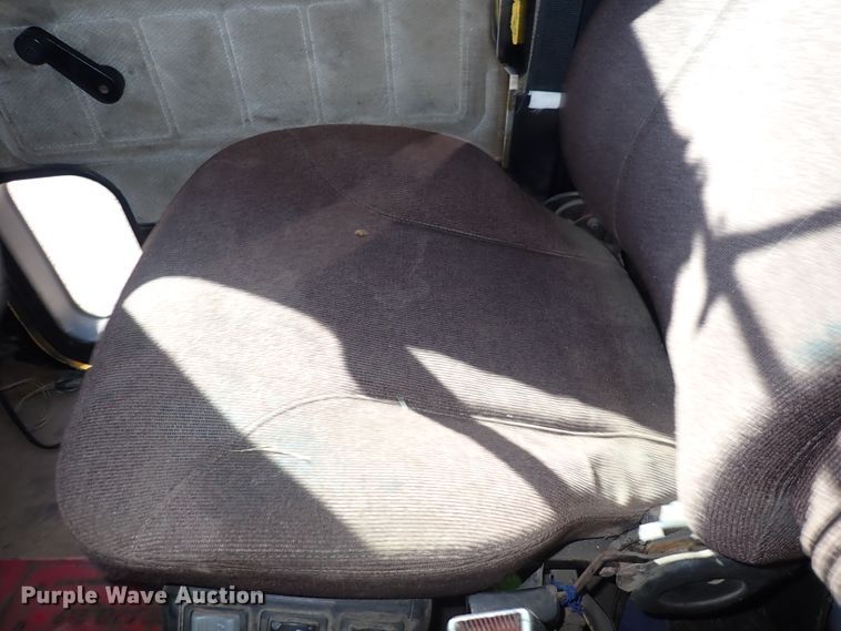 image for item DN2178 1989 Freightliner FLD120  tow truck