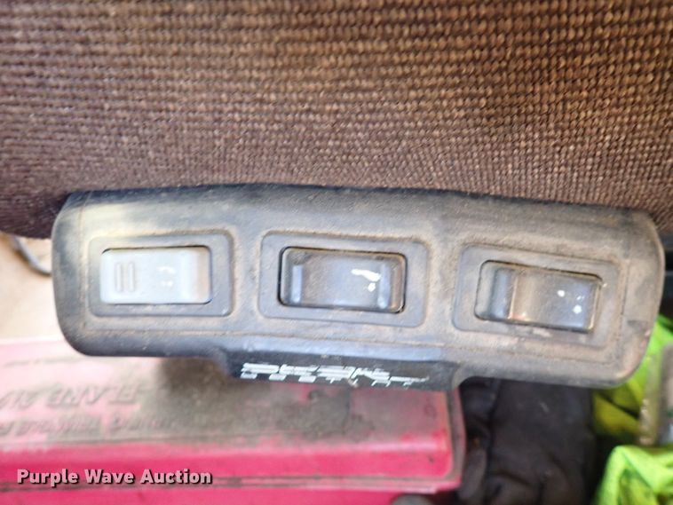 image for item DN2178 1989 Freightliner FLD120  tow truck