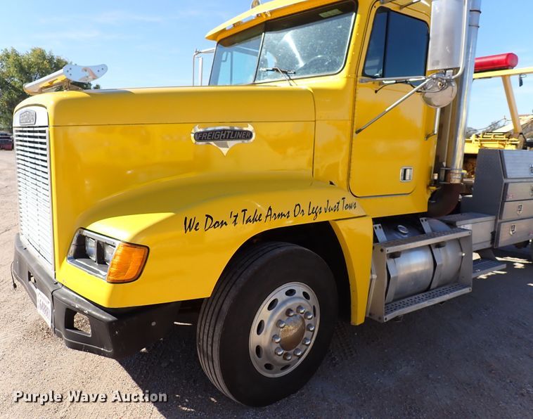 image for item DN2178 1989 Freightliner FLD120  tow truck