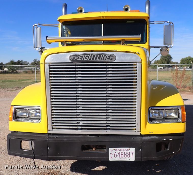 image for item DN2178 1989 Freightliner FLD120  tow truck