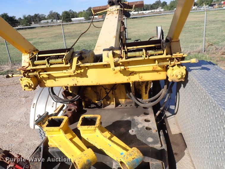 image for item DN2178 1989 Freightliner FLD120  tow truck