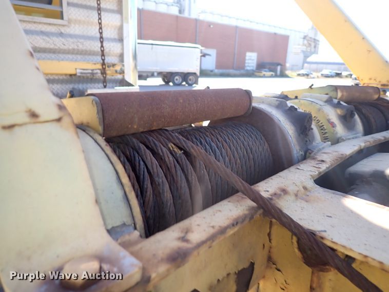 image for item DN2178 1989 Freightliner FLD120  tow truck