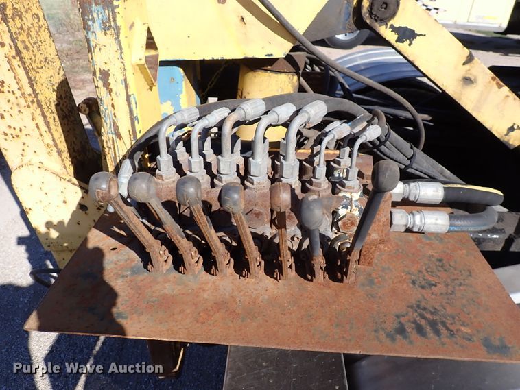 image for item DN2178 1989 Freightliner FLD120  tow truck