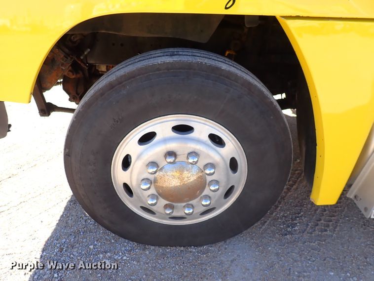 image for item DN2178 1989 Freightliner FLD120  tow truck