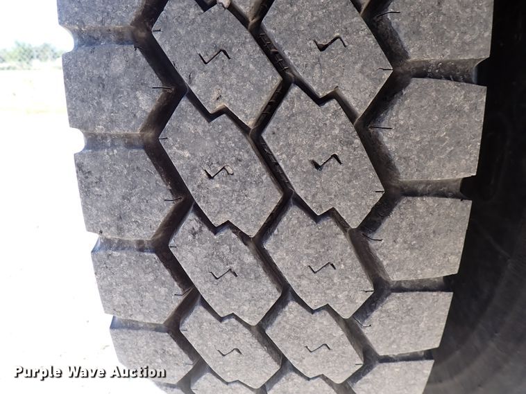 image for item DN2178 1989 Freightliner FLD120  tow truck