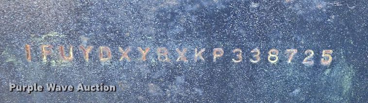 image for item DN2178 1989 Freightliner FLD120  tow truck