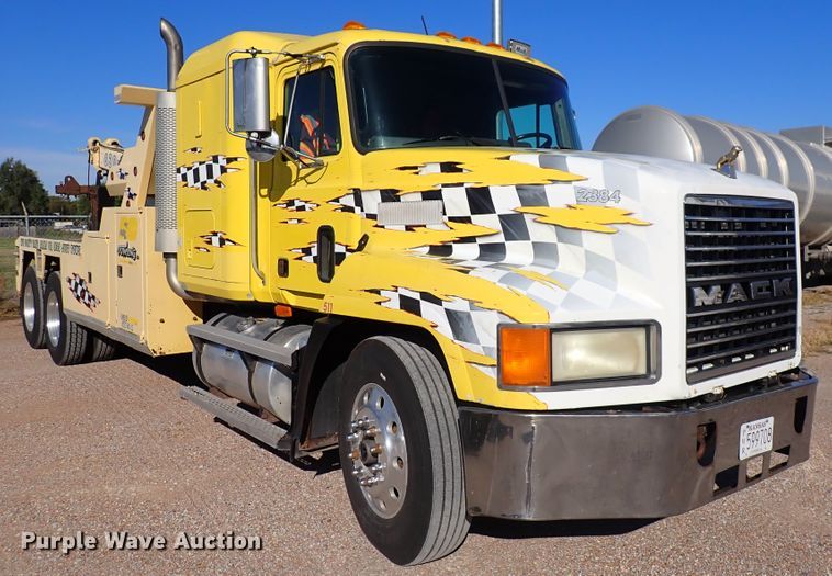 image for item DN2179 1996 Mack CH600  tow truck