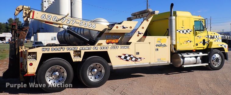 image for item DN2179 1996 Mack CH600  tow truck