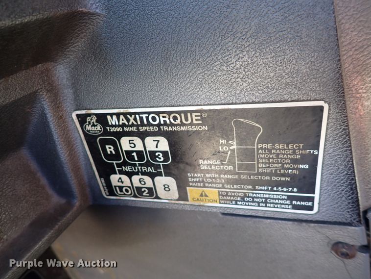 image for item DN2179 1996 Mack CH600  tow truck