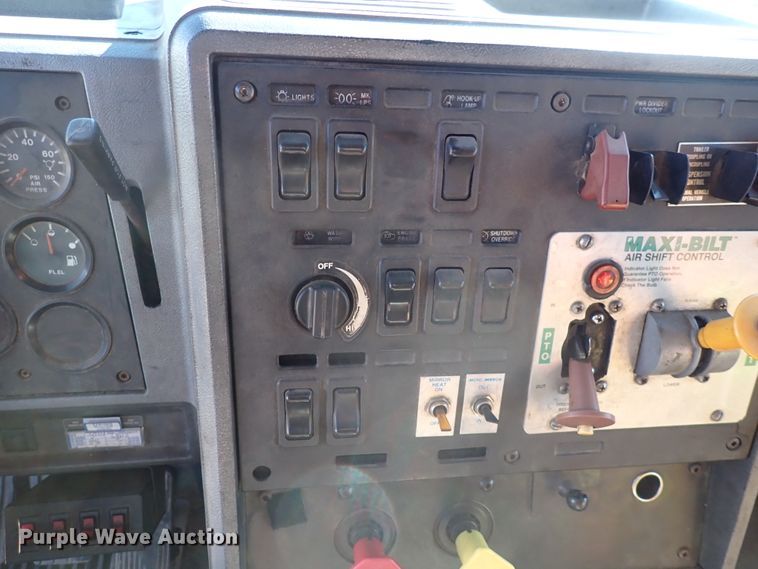 image for item DN2179 1996 Mack CH600  tow truck