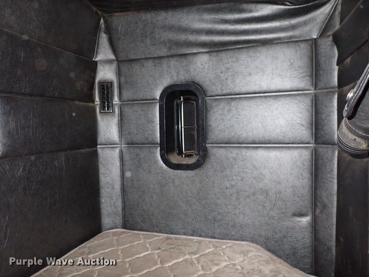 image for item DN2179 1996 Mack CH600  tow truck