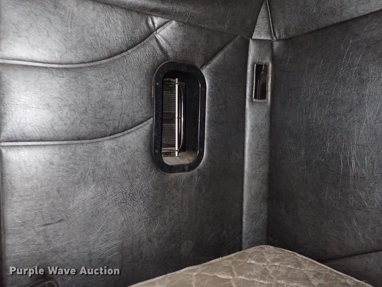 image for item DN2179 1996 Mack CH600  tow truck