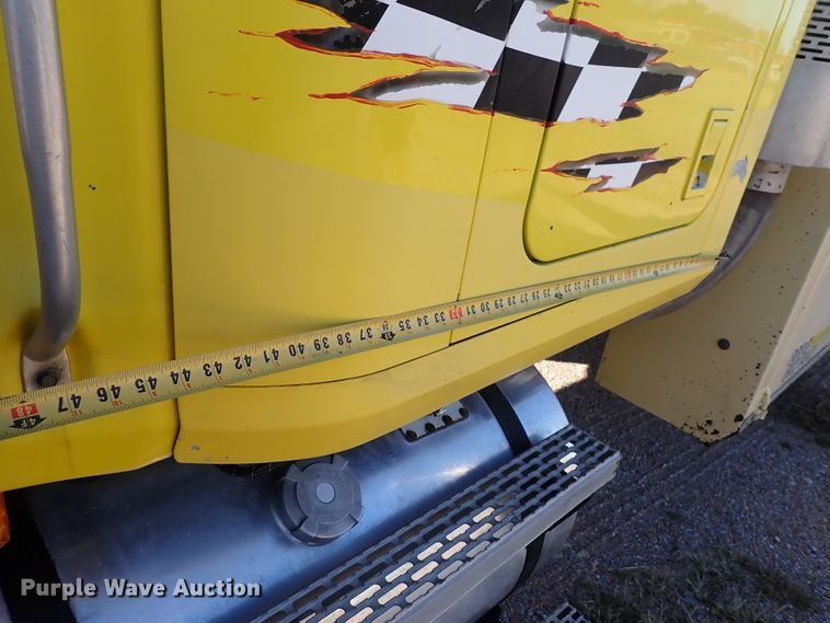 image for item DN2179 1996 Mack CH600  tow truck