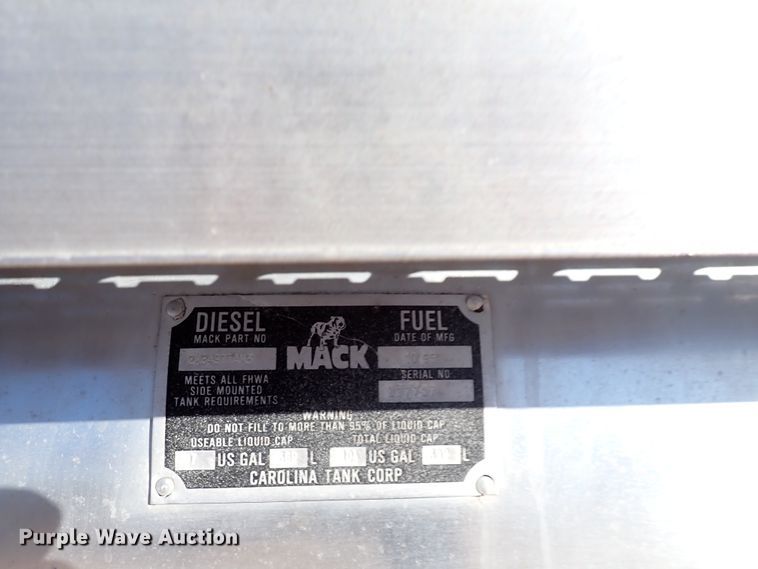 image for item DN2179 1996 Mack CH600  tow truck