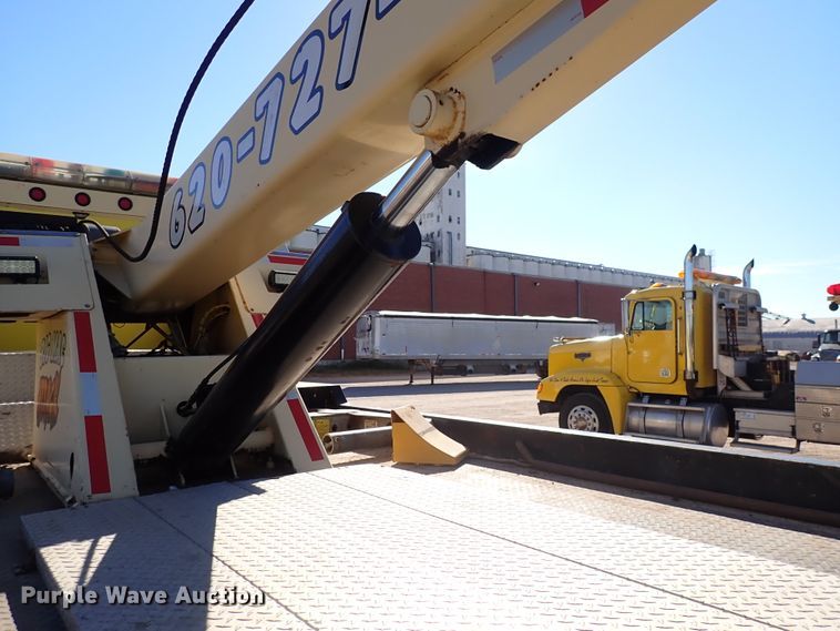 image for item DN2179 1996 Mack CH600  tow truck