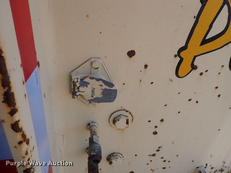 image for item DN2179 1996 Mack CH600  tow truck