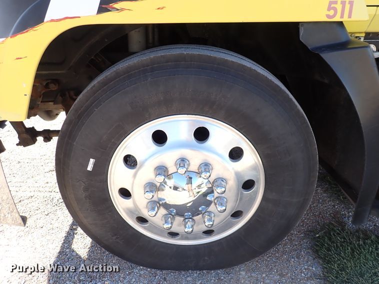 image for item DN2179 1996 Mack CH600  tow truck