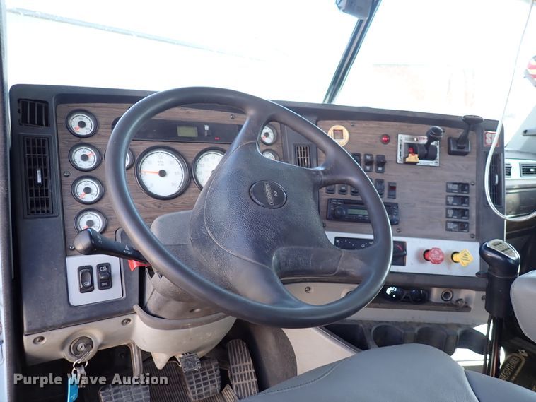 image for item DN2181 2012 Freightliner Coronado SD  semi truck