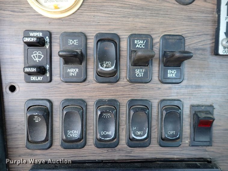 image for item DN2181 2012 Freightliner Coronado SD  semi truck