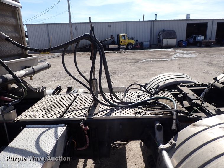 image for item DN2181 2012 Freightliner Coronado SD  semi truck