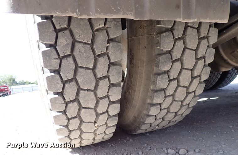 image for item DN2181 2012 Freightliner Coronado SD  semi truck