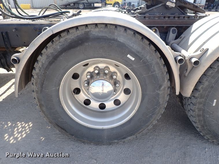 image for item DN2181 2012 Freightliner Coronado SD  semi truck