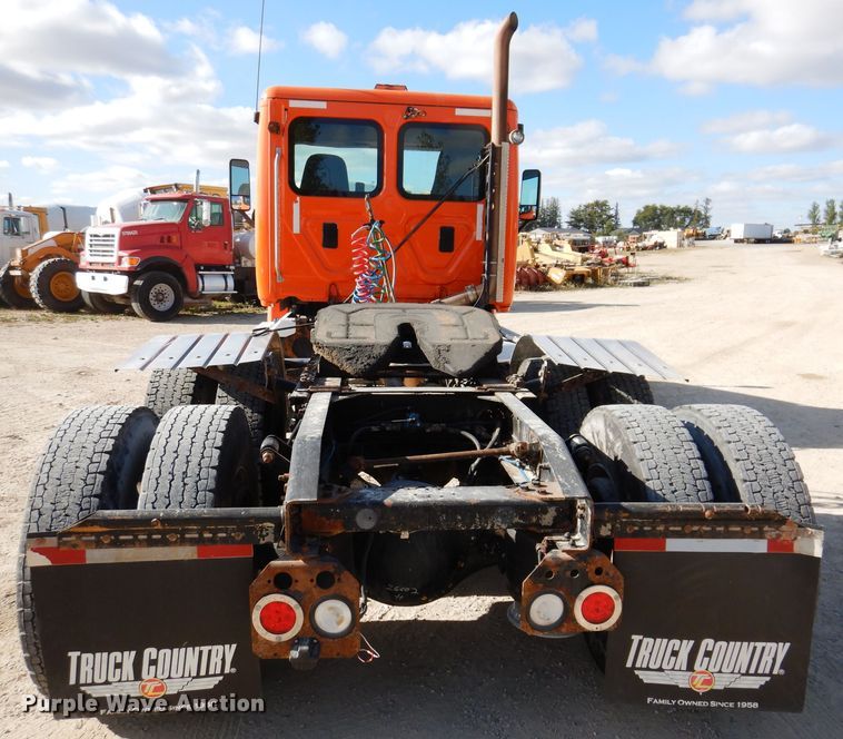 image for item EV9321 2013 Freightliner Cascadia 125  semi truck