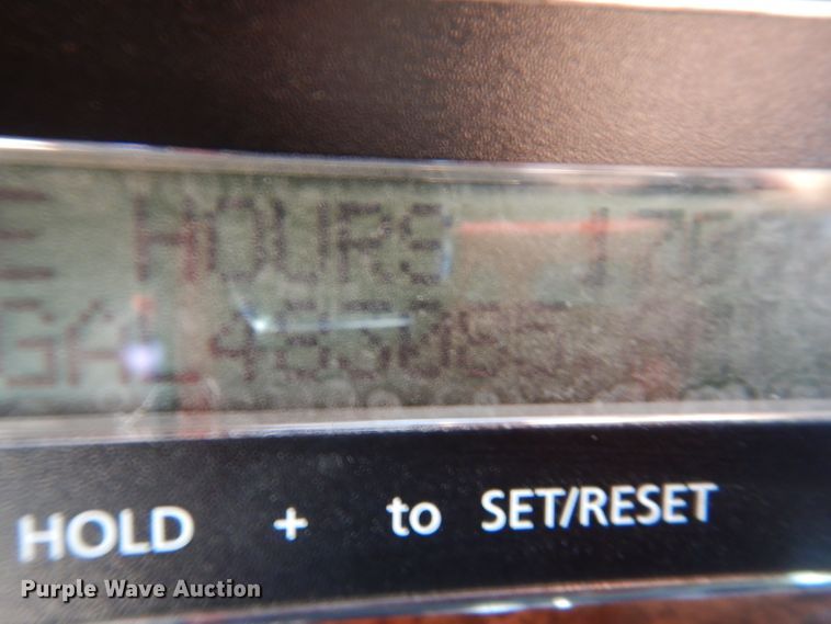 image for item EV9321 2013 Freightliner Cascadia 125  semi truck