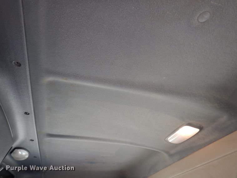 image for item EV9321 2013 Freightliner Cascadia 125  semi truck