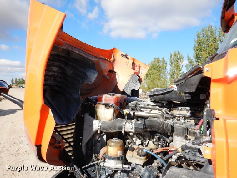 image for item EV9321 2013 Freightliner Cascadia 125  semi truck