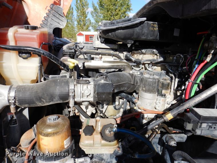 image for item EV9321 2013 Freightliner Cascadia 125  semi truck