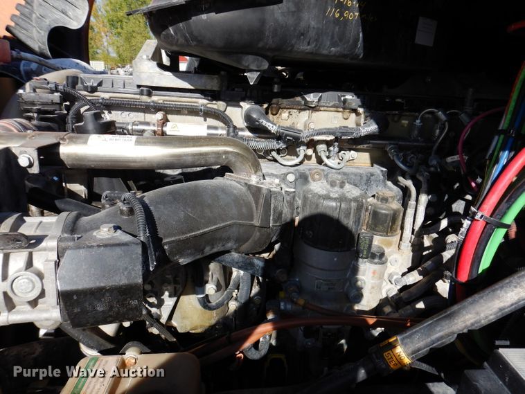 image for item EV9321 2013 Freightliner Cascadia 125  semi truck