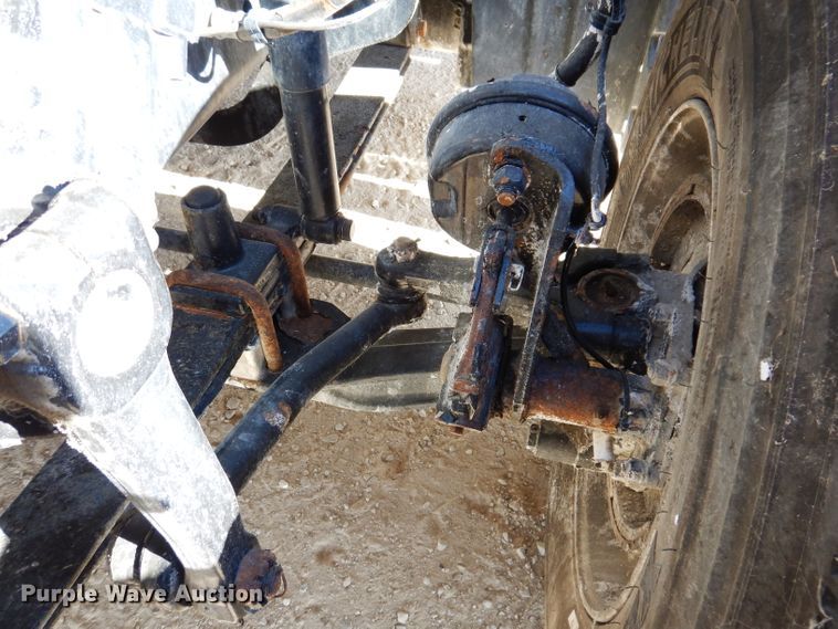 image for item EV9321 2013 Freightliner Cascadia 125  semi truck