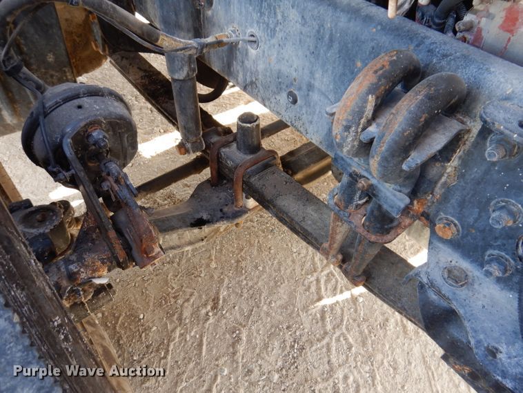 image for item EV9321 2013 Freightliner Cascadia 125  semi truck