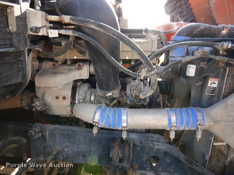 image for item EV9321 2013 Freightliner Cascadia 125  semi truck