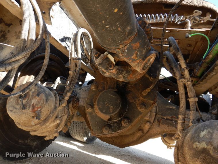 image for item EV9321 2013 Freightliner Cascadia 125  semi truck