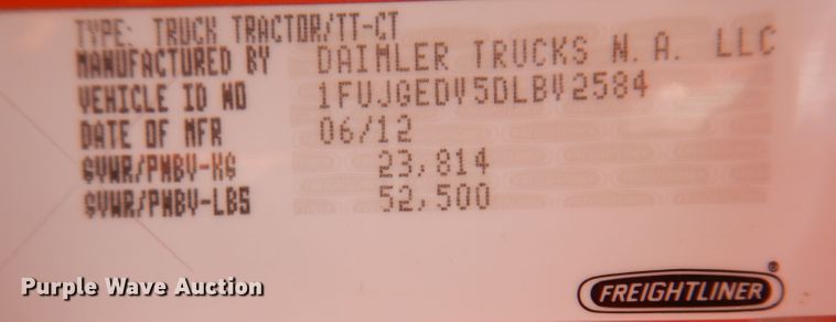 image for item EV9321 2013 Freightliner Cascadia 125  semi truck