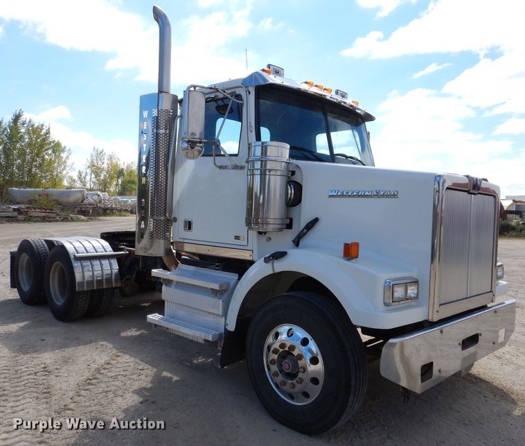 image for item EV9329 2012 Western Star 4900  semi truck