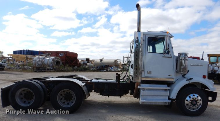 image for item EV9329 2012 Western Star 4900  semi truck