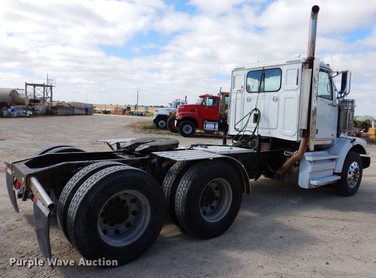 image for item EV9329 2012 Western Star 4900  semi truck