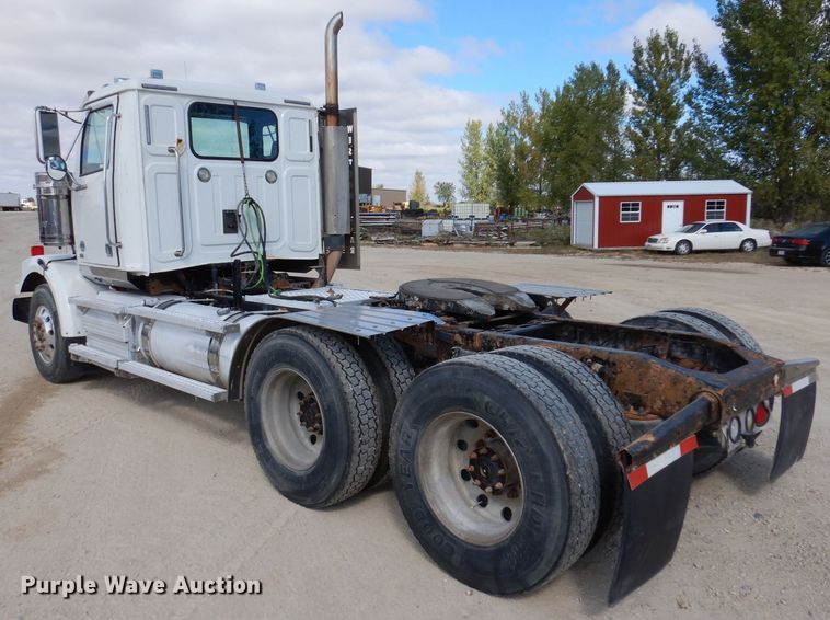 image for item EV9329 2012 Western Star 4900  semi truck