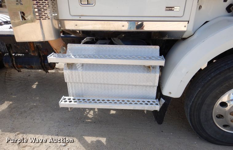 image for item EV9329 2012 Western Star 4900  semi truck