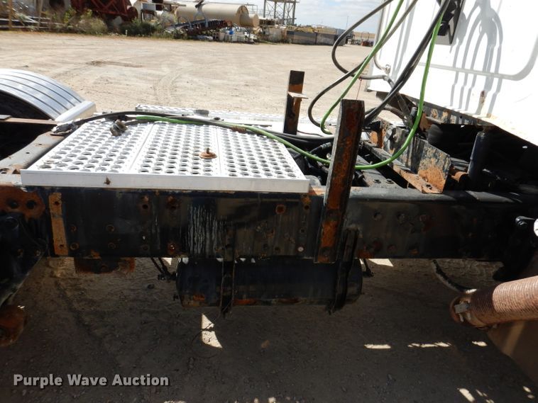 image for item EV9329 2012 Western Star 4900  semi truck