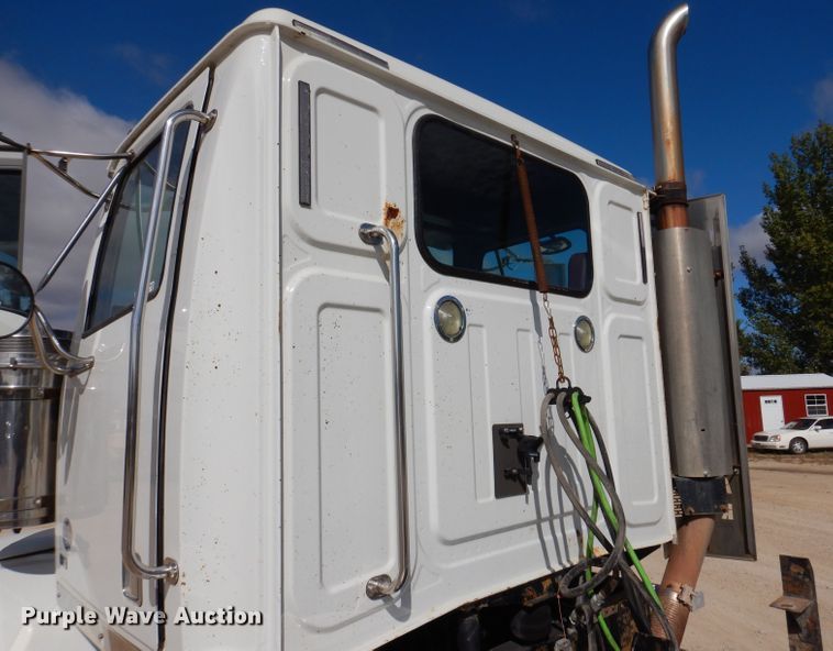 image for item EV9329 2012 Western Star 4900  semi truck