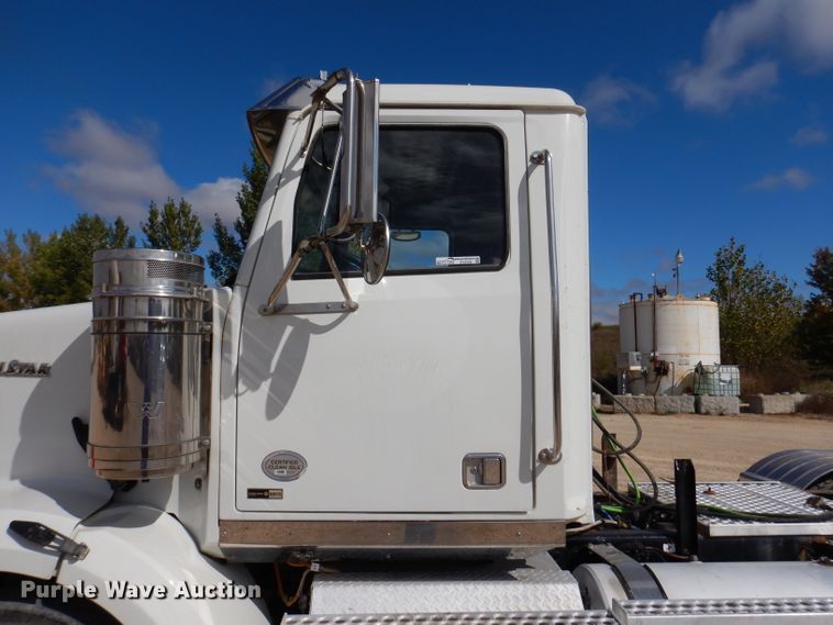 image for item EV9329 2012 Western Star 4900  semi truck