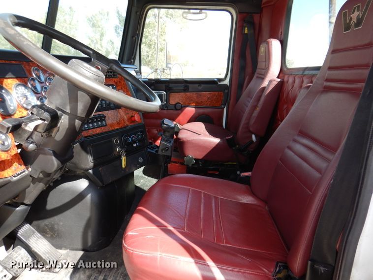 image for item EV9329 2012 Western Star 4900  semi truck