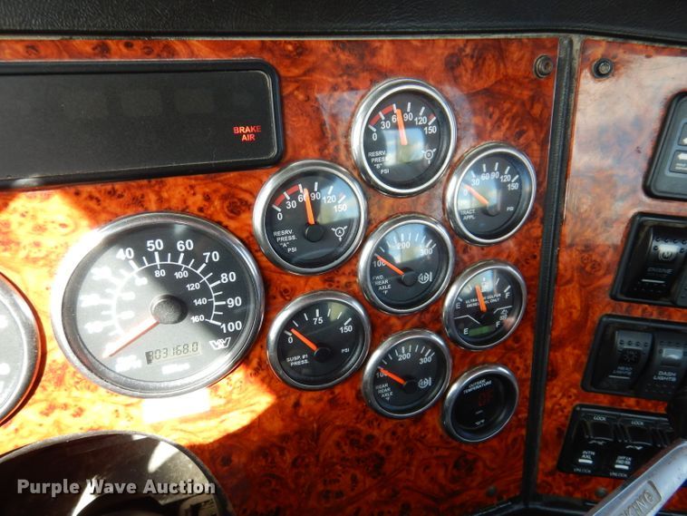 image for item EV9329 2012 Western Star 4900  semi truck