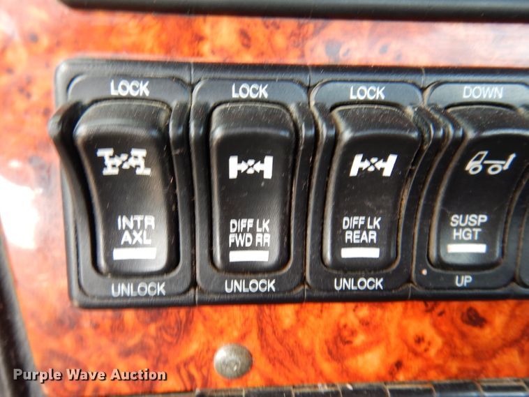 image for item EV9329 2012 Western Star 4900  semi truck