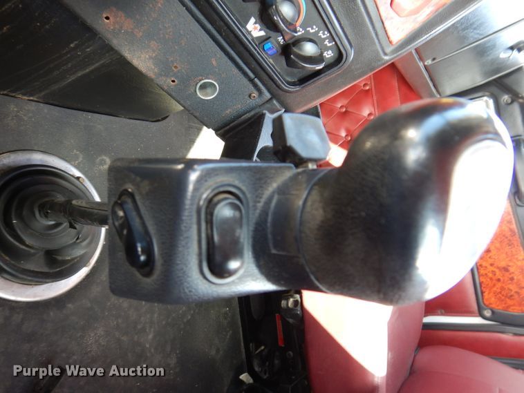 image for item EV9329 2012 Western Star 4900  semi truck